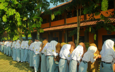 Hari Pertama Masuk Sekolah, SMK Negeri 1 Mandiraja Gelar Halal Bihalal Penuh Kebersamaan